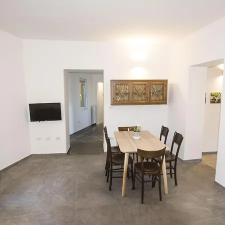 Appartamento Casa Lea Castelveccana